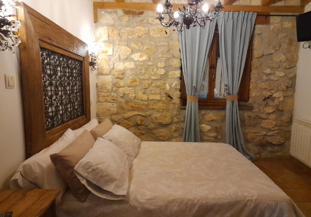 Hotel Rural En Las Cascadas De Tobera Exterior foto